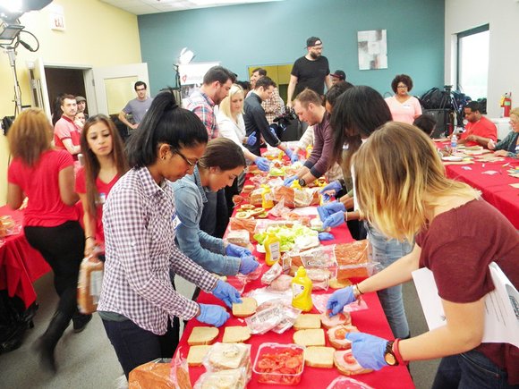 Clients of the Pacific Garden Mission, 1458 S. Canal St. in Chicago recently enjoyed healthy bagged lunches, courtesy of Hashtag ... Clients of the Pacific Garden Mission, 1458 S. Canal St. in Chicago recently enjoyed healthy bagged lunches, courtesy of Hashtag ...