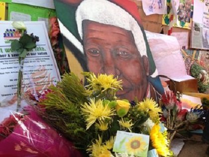 The former wife of Nelson Mandela visited him Sunday in the hospital where the ailing anti-apartheid icon is clinging to ... The former wife of Nelson Mandela visited him Sunday in the hospital where the ailing anti-apartheid icon is clinging to ...