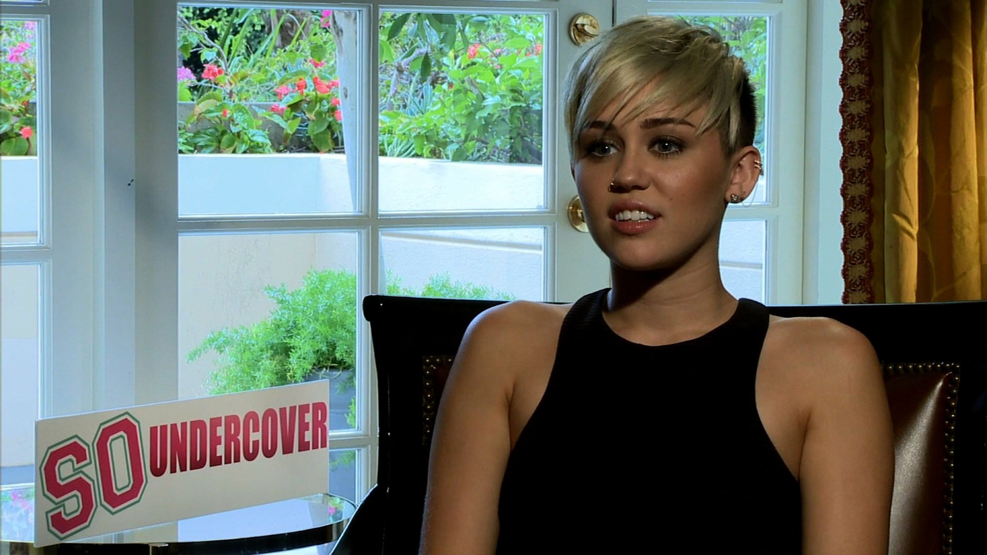 Put Your Clothes On A Motherly Sinead Oconnor Advises Miley Cyrus Houston Style Magazine Urban Weekly Newspaper Publication Website Put Your Clothes On A Motherly Sinead Oconnor Advises Miley Cyrus Houston Style Magazine Urban Weekly Newspaper Publication Website
