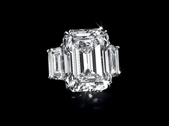 Kim Kardashian’s 20-carat diamond engagement ring, a remnant of her 72-day marriage to NBA basketball player Kris Humphries, was auctioned ... Kim Kardashian’s 20-carat diamond engagement ring, a remnant of her 72-day marriage to NBA basketball player Kris Humphries, was auctioned ...