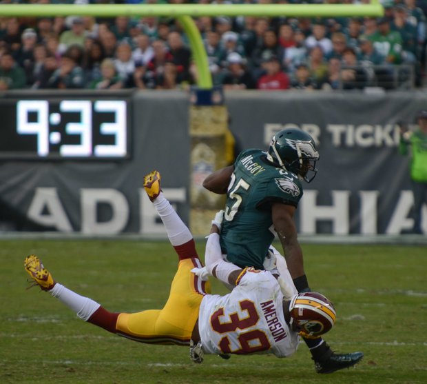 Washington Redskins free safety David Amerson brings down Eagles running back LeSean McCoy in the 3rd quarter.