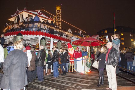 Annapolis’ favorite sightseeing boat, Watermark’s Harbor Queen hosts “The Queen of All Food Drives” during the Annual Eastport Yacht Club ... Annapolis’ favorite sightseeing boat, Watermark’s Harbor Queen hosts “The Queen of All Food Drives” during the Annual Eastport Yacht Club ...