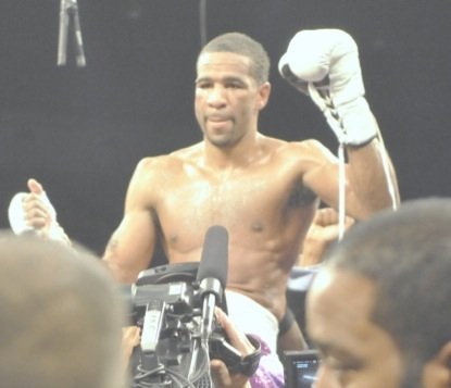 Lamont Peterson won a unanimous decision over Dierry Jean to retain his IBF junior welterweight title at the D.C. Armory on Jan. 25.