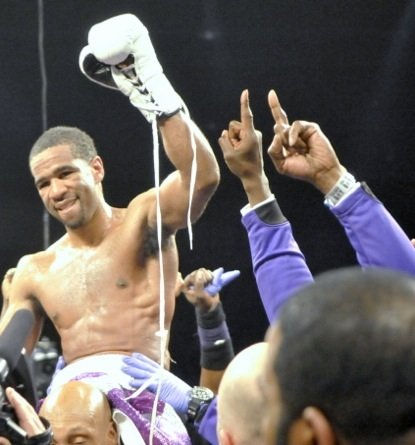 Lamont Peterson won a unanimous decision over Dierry Jean to retain his IBF junior welterweight title at the D.C. Armory on Jan. 25.