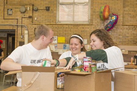 This month 30 college students from across the nation are donating their spring break to help families facing poverty in ... This month 30 college students from across the nation are donating their spring break to help families facing poverty in ...