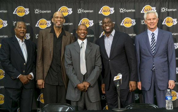 Byron Scott sees swift title contention for Lakers Byron Scott sees swift title contention for Lakers