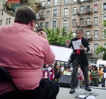 Jon Deak conducting members of the New York Philharmonic as they play pieces by young New Yorkers. #HarlemWeek (08/17/2014)