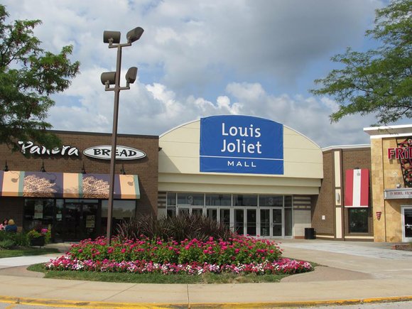 Sharing is part of the holiday season and this year, Louis Joliet Mall is embracing the spirit with a new ... Sharing is part of the holiday season and this year, Louis Joliet Mall is embracing the spirit with a new ...