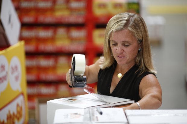 Michelle Hamill of TLC's OUR LITTLE FAMILY helped sort and package the food this morning!