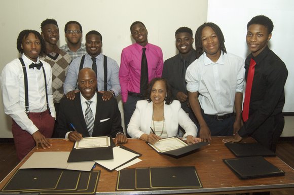 Metro-Manhattan Links, Incorporated and the Alpha Gamma Lambda Chapter of Alpha Phi Alpha Fraternity, Inc. held their 16th Anniversary Graduation ... Metro-Manhattan Links, Incorporated and the Alpha Gamma Lambda Chapter of Alpha Phi Alpha Fraternity, Inc. held their 16th Anniversary Graduation ...