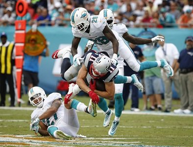 The Baltimore Ravens gave up 351 passing yards to Derek Carr and the Oakland Raiders in a losing effort. There ... The Baltimore Ravens gave up 351 passing yards to Derek Carr and the Oakland Raiders in a losing effort. There ...