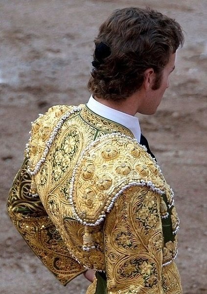 Men wear shrugs too…especially when they’re employed as Matadors (bullfighters).