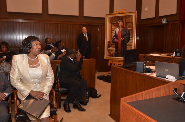 Unveiling…
The presentation of the portrait of Judge Bernice Bouie Donald was held last Friday in the 9th Floor Courtroom No. 3 of the Clifford Davis-Odell Horton Federal Building. Judge Donald, who once served on the Western District Court bench, now serves on the U.S. Sixth Circuit Court of Appeals. (Photo: Tyrone P. Easley)