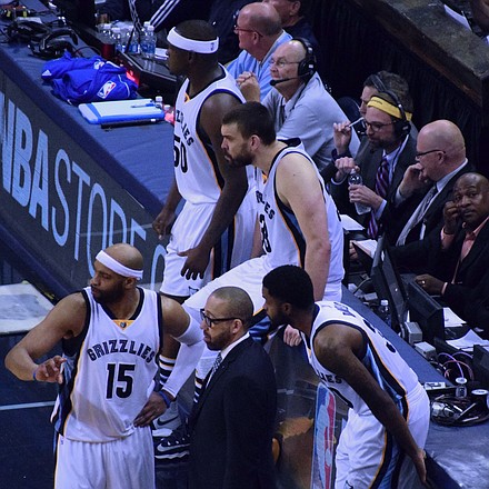 Head Coach David Fizdale and the next wave of Grizzlies take advantage of a play-review break. (Photo: Karanja A. Ajanaku)
