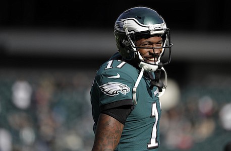 The Philadelphia Eagles have signed wide receiver Alshon Jeffery to a four-year contract extension that runs through 2021. The Philadelphia Eagles have signed wide receiver Alshon Jeffery to a four-year contract extension that runs through 2021.