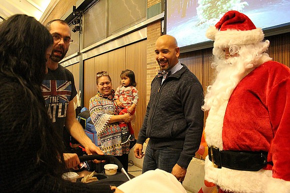 The Wildlife Conservation Society’s Bronx Zoo hosted its Toy Giveaway for the children of veterans and active military members last ... The Wildlife Conservation Society’s Bronx Zoo hosted its Toy Giveaway for the children of veterans and active military members last ...