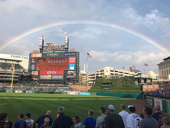 During a moment of silence to remember the Queen of Soul Aretha Franklin Tuesday, fans at a Detroit Tigers game ... During a moment of silence to remember the Queen of Soul Aretha Franklin Tuesday, fans at a Detroit Tigers game ...