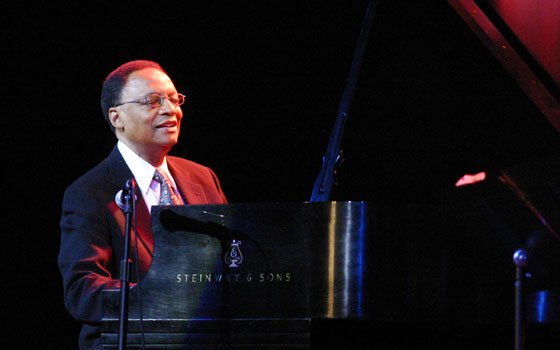 Pianist/Composer Ramsey Lewis charms the crowd with his music during the Legends of Jazz Tour at Worcester’s Hanover... Pianist/Composer Ramsey Lewis charms the crowd with his music during the Legends of Jazz Tour at Worcester’s Hanover...