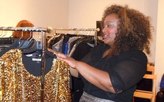 Pop Up Plus founder Cami Newman rearranges racks of curve-friendly clothing at last weekend’s plus-sized fashion... Pop Up Plus founder Cami Newman rearranges racks of curve-friendly clothing at last weekend’s plus-sized fashion...