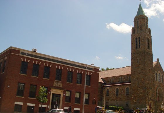 Located on Warren Street in Roxbury, Gordon-Conwell Theological Seminary’s Center for Urban Ministerial Education (CUME) has earned praise... Located on Warren Street in Roxbury, Gordon-Conwell Theological Seminary’s Center for Urban Ministerial Education (CUME) has earned praise...