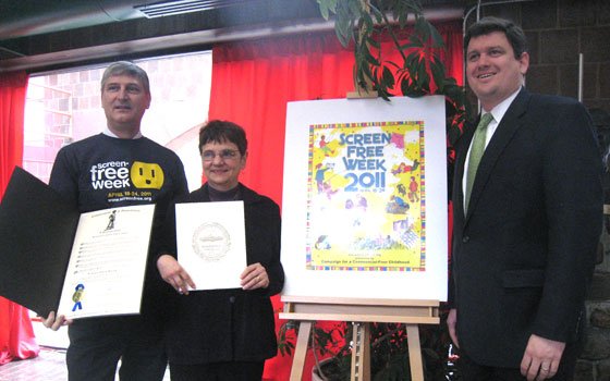 The Boston-based organization Campaign for a Commercial-Free Childhood (CCFC) held a press conference on March 31 to kick off... The Boston-based organization Campaign for a Commercial-Free Childhood (CCFC) held a press conference on March 31 to kick off...