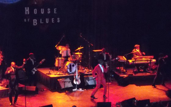 Raphael Saadiq, the fomer front man for Tony!Toni!Tone!, was at the House of Blues Boston earlier this month... Raphael Saadiq, the fomer front man for Tony!Toni!Tone!, was at the House of Blues Boston earlier this month...