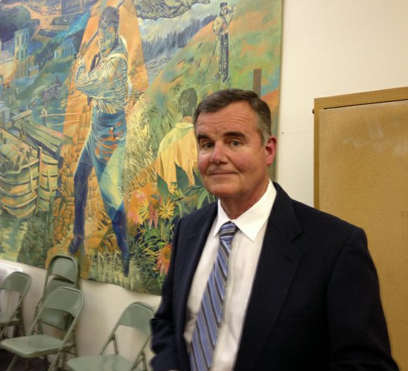 Lockport Mayor Steve Streit cast the deciding vote Wednesday to make his appointment for a new police chief. Lockport Mayor Steve Streit cast the deciding vote Wednesday to make his appointment for a new police chief.