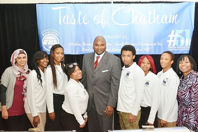 Get Connected IT Ambassadors with Ill. State Rep. Elgie Sims, Jr. (L-R) Samia Malik, Get Connected Program Manager; Cora Ellis, Asafoni McMillen, Laura Eddings, Ill. State Rep. Elgie Sims, Jr. (D-34), Keenan Wright, Nessce Colwin, Alontae LeBlanc, Melinda Kelly, Chatham Business Association (CBA) Executive Director.