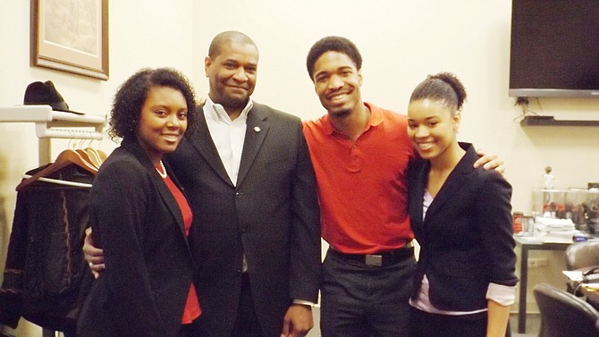 (L-R) University of Cincinnati student Akilah Patterson pose with Arthur Walton, U of C Student Employment and Internship Coordinator (pictured center;) U of C student, Brandon Reynolds and U of C student Taylor Smith, during a visit last week to the Chicago Citizen Newspaper headquarters as part of the schcools annaual ADVANCE Corporate Excursion Spring Break Trip.