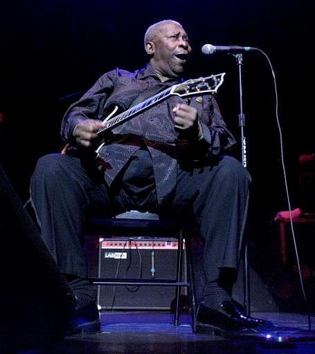 Musician B.B. King performs onstage at the Gibson Amphitheatre on August 6, 2005 in Universal City, California.