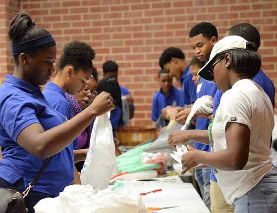 The Village of Flossmoor is hosting the fourth annual Martin Luther King Jr. Day of Service, organized by the
Flossmoor Community Relations Commission. The village will dedicate the day off to community service projects.Photo Credit: Village of Flossmoor