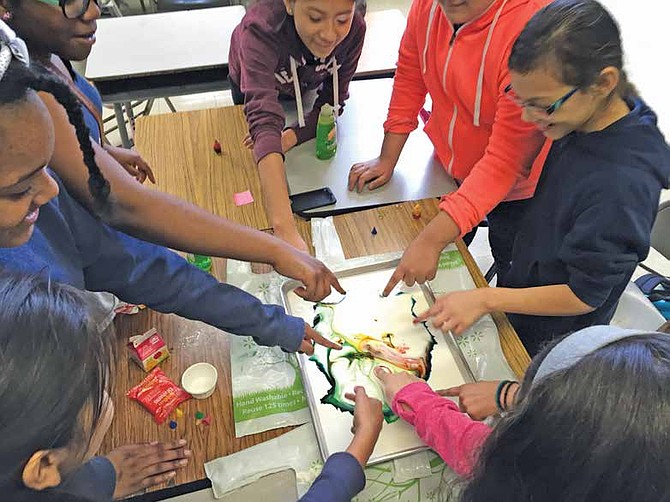 Project Exploration’s Sisters4Science Program provides access to the STEM education to young girls on the South and West sides. PHOTO PROVIDED BY
PROJECT EXPLORATION.