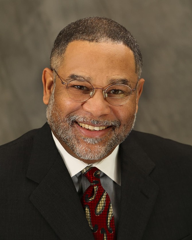 Dr. Wilmer Leon