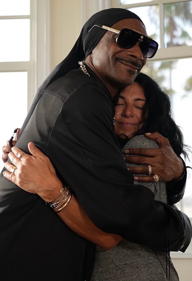 Snoop Dogg and Carolyn Rafaelian; Photo Credit: Dah Dah