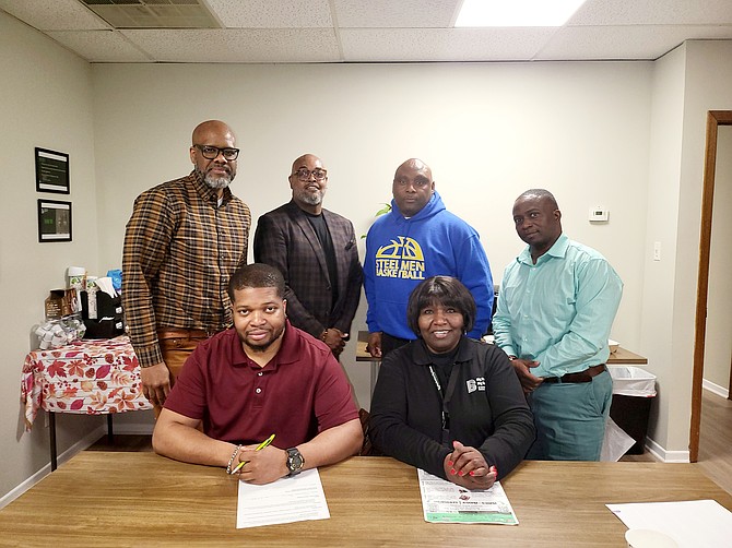 The Dolton Neighborhood Program is a mentorship program fueled by Big Brothers Big Sisters Chicago Southland and supported by NabrU Male Mentoring
Organization. PHOTO PROVIDED BY NABRU AND BBBS.