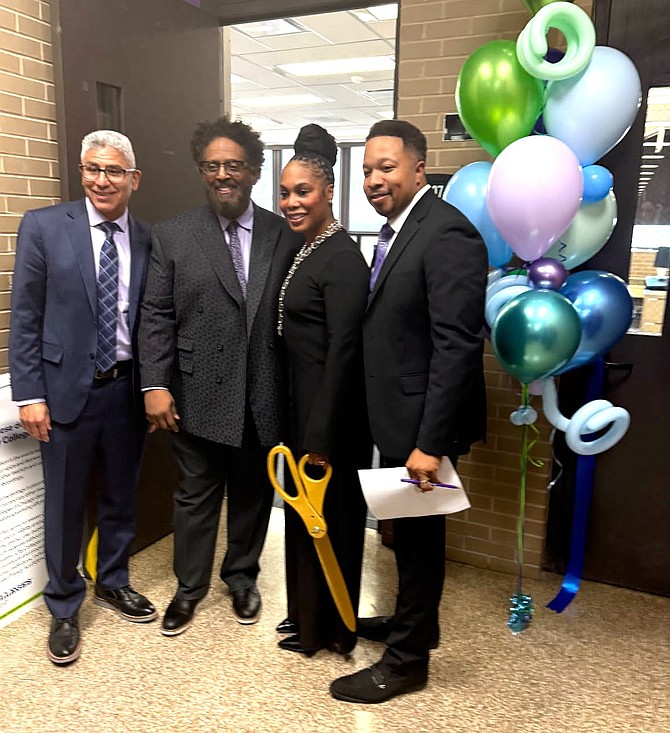 (from the left), City Colleges of Chicago Chancellor Juan Salgado, Olive-Harvey College Professor Jeffrey Dillard, Olive-Harvey College President Kimberly Hollingsworth, and Olive-Harvey College Professor Ronald Nolen.