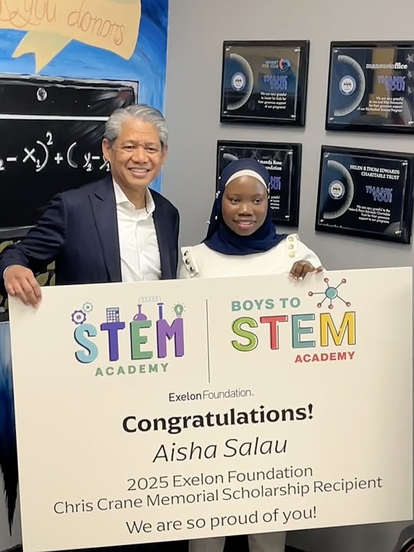 Aisha Salau, recipient of the Exelon Foundation Chris Crane Memorial Scholarship, and ComEd CEO Gil Quinones. Photo provided by the Exelon Foundation.