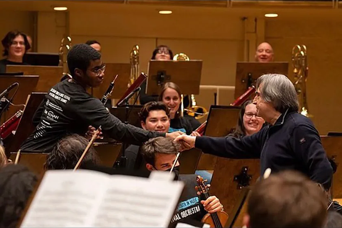 Oboist Zachary Allen with Chicago Symphony Orchestra Music Director Emeritus for Life during a masterclass and concert. Photo provided by the Silverman Group.
