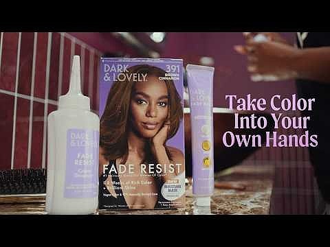 Grown-out roots, a last-minute schedule change or that dreaded "hey boo..." text. Hair emergencies happen. Meet the Hairapist, your color confidante, here to help detangle hair stress one session at a time. When life doesn't cooperate, Dark & Lovely has your back with rich, fade-resistant color, brilliant shine and up to 8 weeks of confidence, all from the comfort of home. #DarkandLovely #TakeColorIntoYourOwnHands #Hairapy #FadeResist