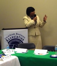 (L-R) Jeri Lynch Linas, Executive Director, Teen Living; Samia Malik, Project Manager, Get Connected IT Ambassadors, Chatham Business Association; Melinda Kelly, Executive Director, Chatham Business Association; and Jamie L. Rhee, Chief Procurement Officer, City of Chicago Department of Procurement Services at Chatham Business Association’s meeting with representatives from the Northern Ireland Council for Voluntary Action.