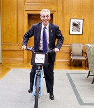 “Our partnership with Blue Cross helps us to expand the bike share system, improve and maintain bike lanes and encourage cycling in all neighborhoods across Chicago. This investment from Blue Cross will help us continue to encourage Chicagoans to get around this great city in more active ways.” 
- Chicago Mayor Rahm Emanuel