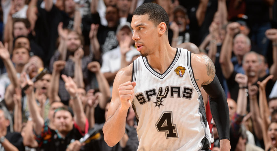 Danny Green, Spurs heat up after LeBron James limps off ...
