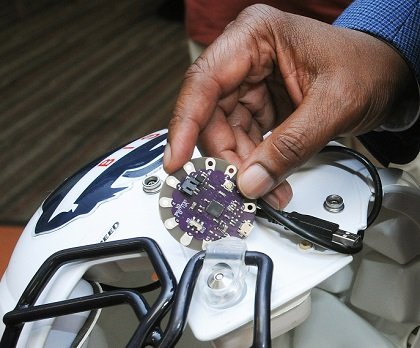 Despite the flurry of news about NFL lawsuits over concussions, the problem affects far more athletes at the high school ... Despite the flurry of news about NFL lawsuits over concussions, the problem affects far more athletes at the high school ...
