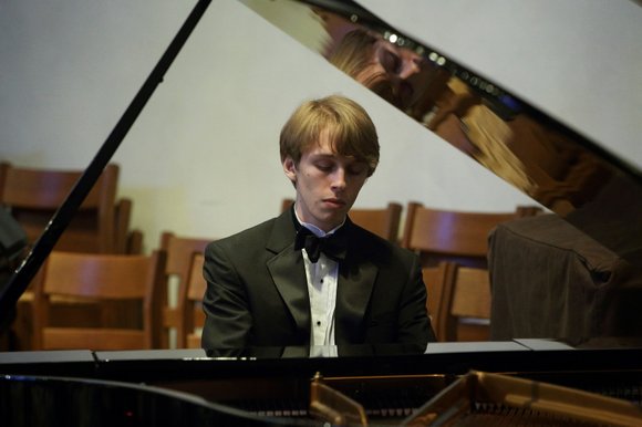Music Doing Good believes that students who wish to deepen their instrumental or vocal studies through private lessons should have ... Music Doing Good believes that students who wish to deepen their instrumental or vocal studies through private lessons should have ...