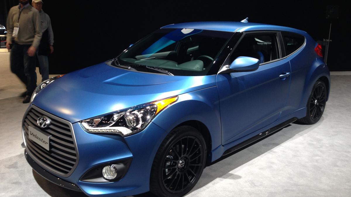 Hyundai shows 2016 Veloster Rally Edition and Elantra GT