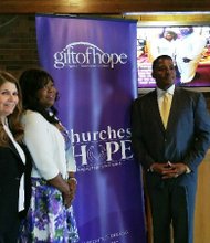 Raiza Mendoza, Manager of Hispanic Affairs for Gift of Hope Organ & Tissue Donor Network; Monica Fox, Advocate for Hope volunteer who is waiting for a Kidney transplant, with Mayor of Harvey, Eric Kellogg at First Pentecost Assemblies Intl. Church (Harvey, IL)