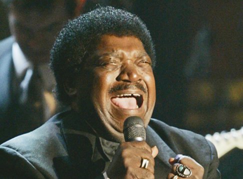 Percy Sledge performs after accepting his award during the Rock and Roll Hall of Fame induction ceremony in 2005 in New York.