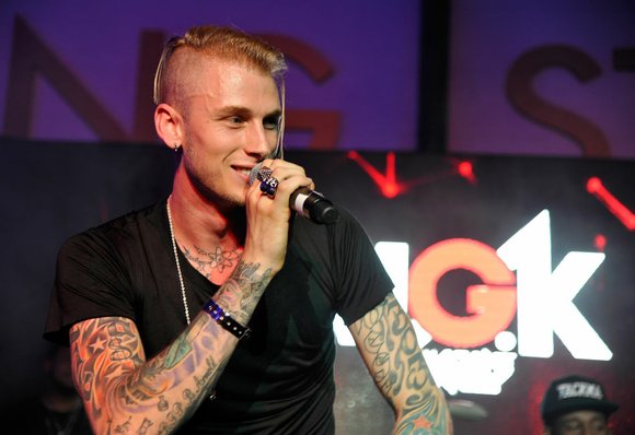 An intense film shoot from the day prior caused Machine Gun Kelly to have unbearable chest pain during a show …