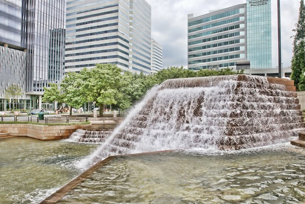 Fountain at Kanawha Plaza