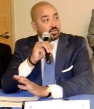 Les Hollis, CEO of a proposed medical marijuana dispensary slated to open in Chicago’s Chatham neighborhood, strongly believes that his business will help the area’s economy. 